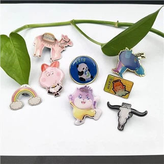 نشان پین کت و شلوار