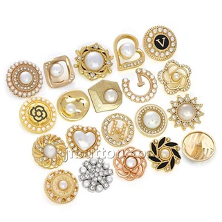 دکمه های طلایی برای پالتو